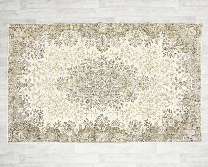 Beige Turkish Oushak Rug 7' 10" x 5' 1" Hand-Knotted | No. VR42687