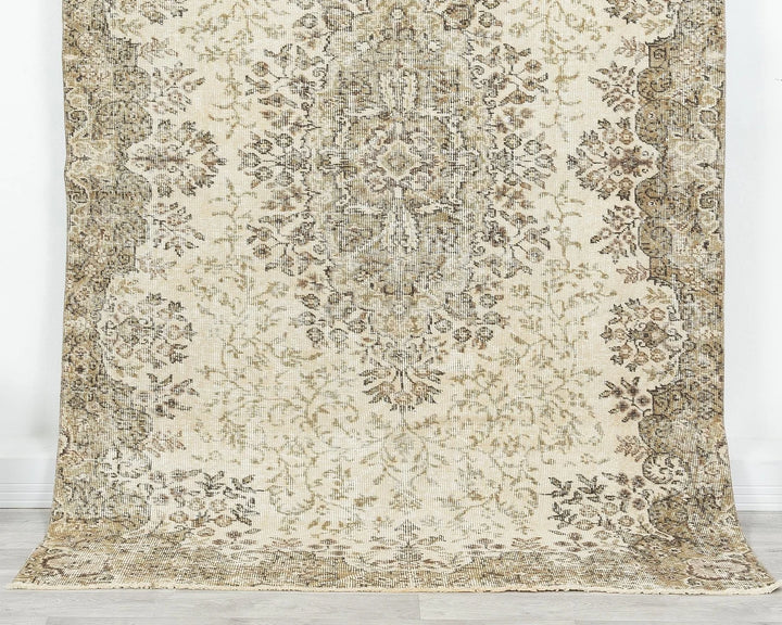 Beige Turkish Oushak Rug 7' 10" x 5' 1" Hand-Knotted | No. VR42687