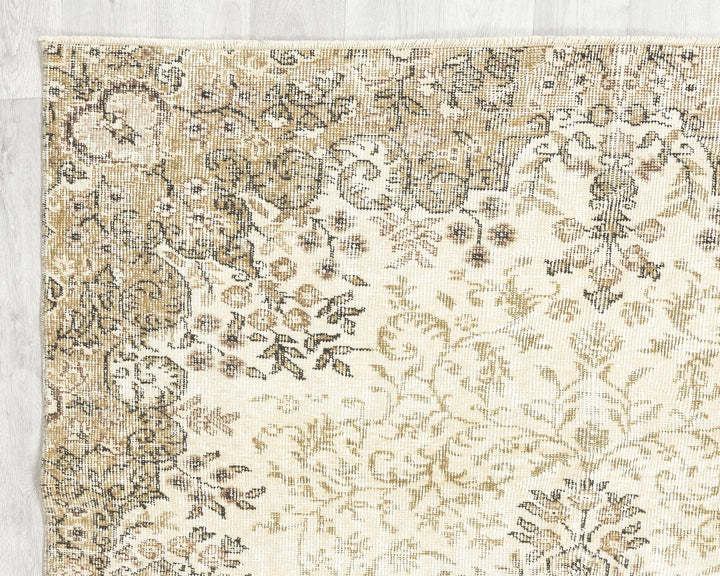 Beige Turkish Oushak Rug 7' 10" x 5' 1" Hand-Knotted | No. VR42687