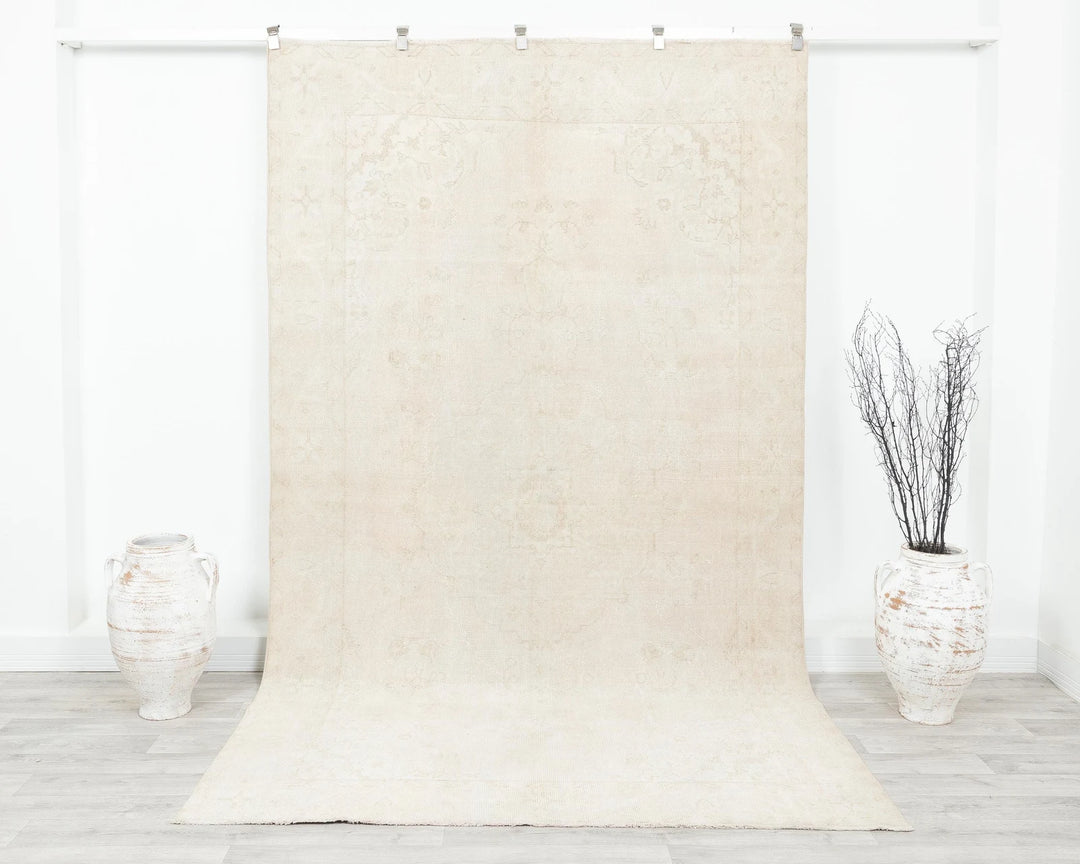 Beige Turkish Oushak Rug 9' 9" x 5' 9" Hand-Knotted | No. VR42867
