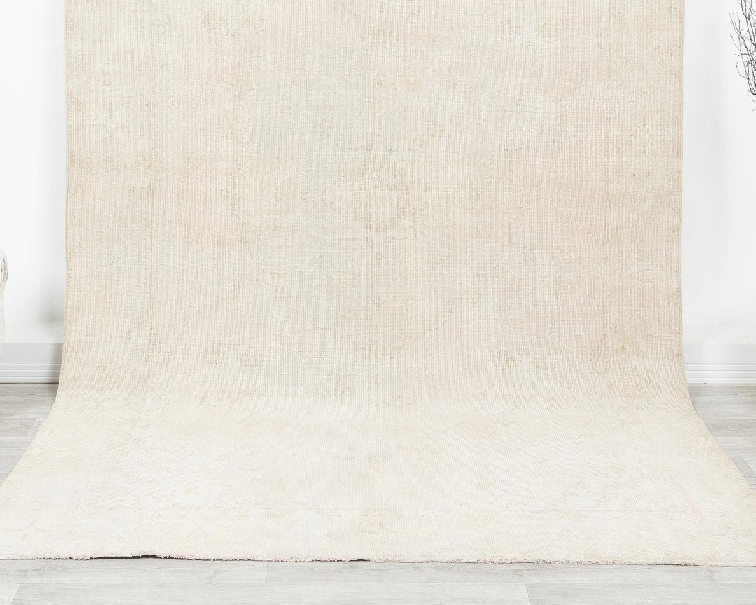 Beige Turkish Oushak Rug 9' 9" x 5' 9" Hand-Knotted | No. VR42867