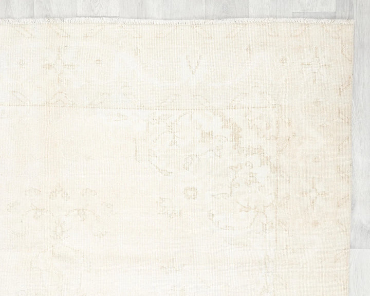 Beige Turkish Oushak Rug 9' 9" x 5' 9" Hand-Knotted | No. VR42867