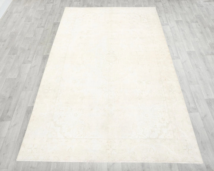 Beige Turkish Oushak Rug 9' 9" x 5' 9" Hand-Knotted | No. VR42867