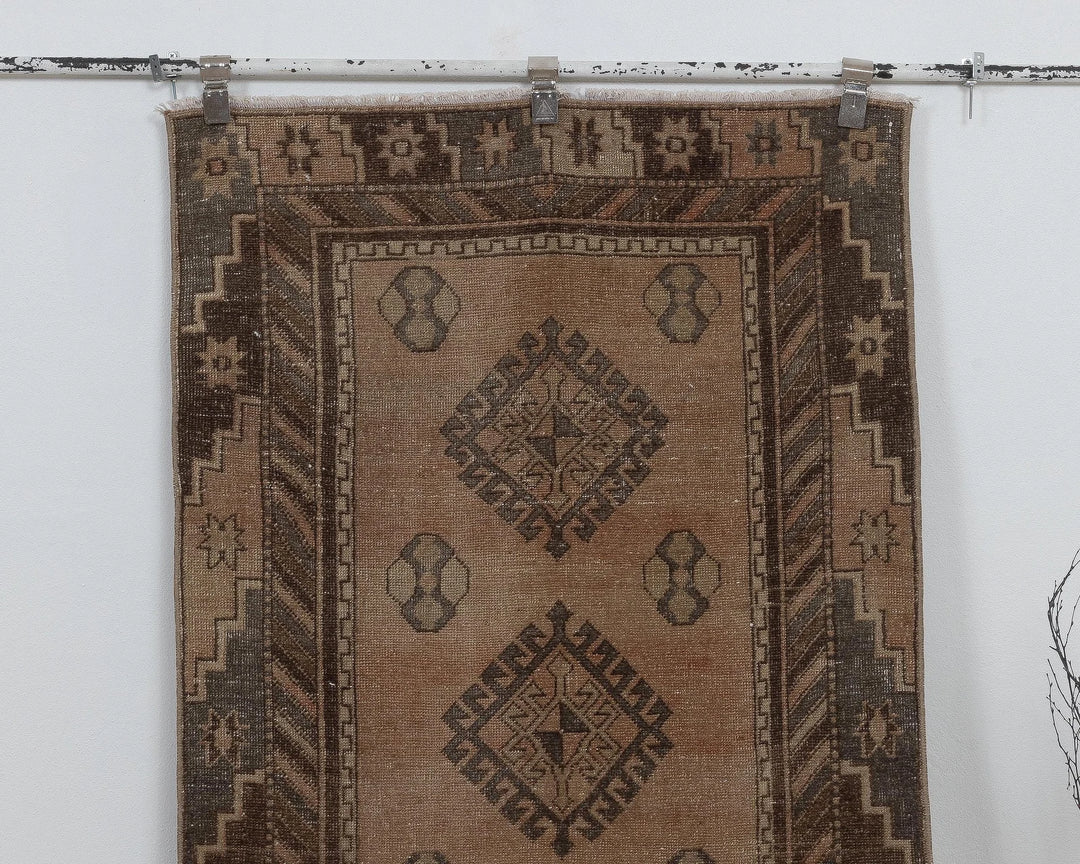 Beige Runner Rug 3' 1" x 6' 7" | No. VR43345