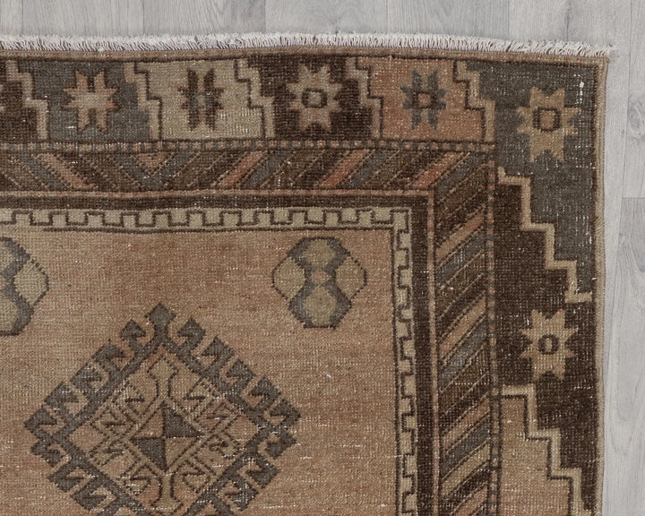 Beige Runner Rug 3' 1" x 6' 7" | No. VR43345