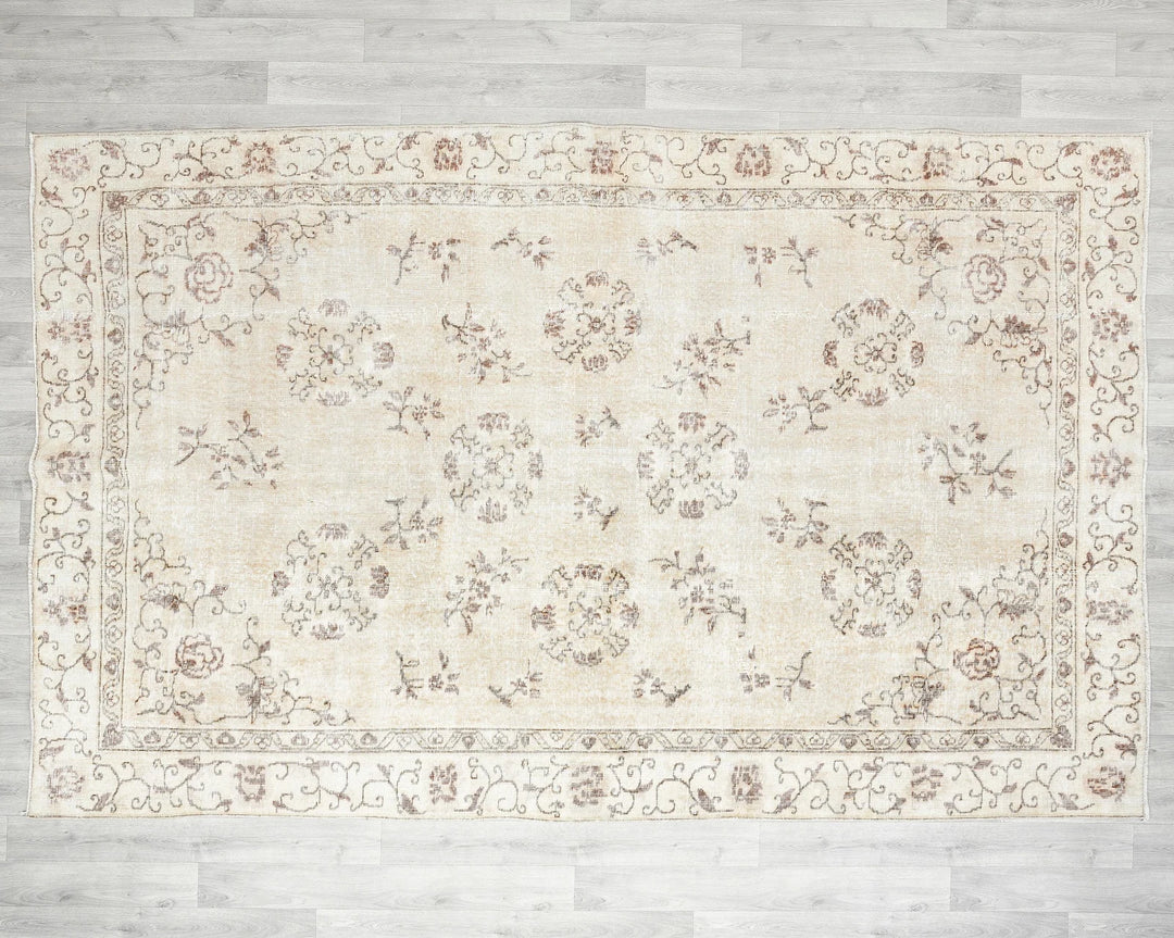 Beige Oushak Rug 6' 5" x 9' 7" | No. VR43463
