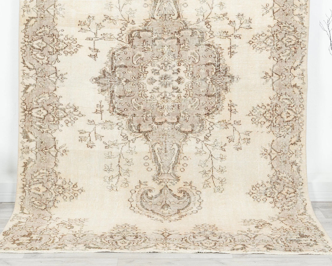 Beige Turkish Oushak Rug 5' 1" x 8' 8" Hand-Knotted | No. VR43486
