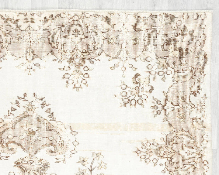 Beige Turkish Oushak Rug 5' 1" x 8' 8" Hand-Knotted | No. VR43486