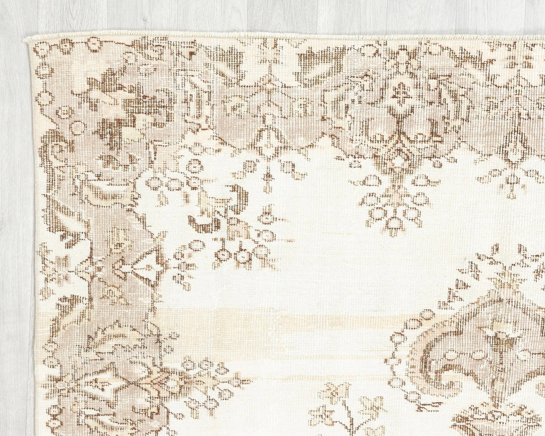 Beige Turkish Oushak Rug 5' 1" x 8' 8" Hand-Knotted | No. VR43486