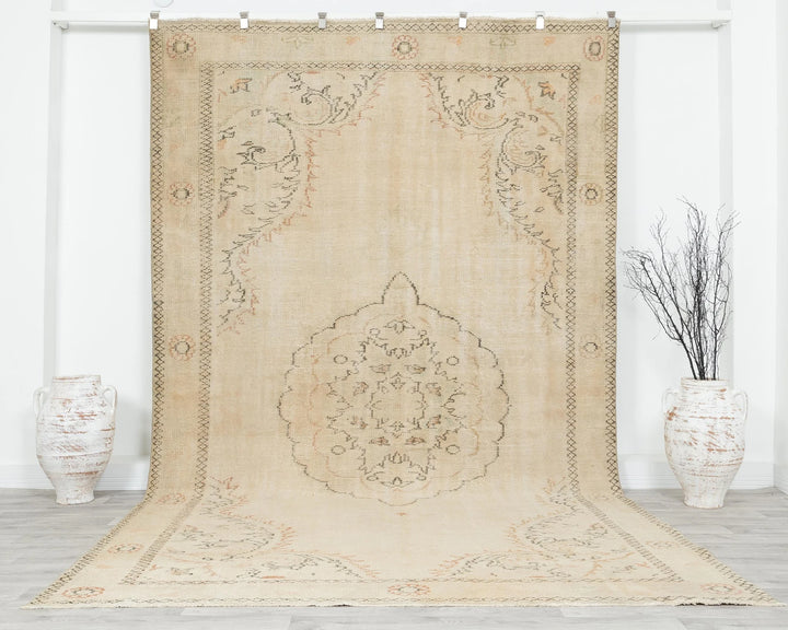 Beige Oushak Rug 6' 9" x 11' 6" | No. VR43647