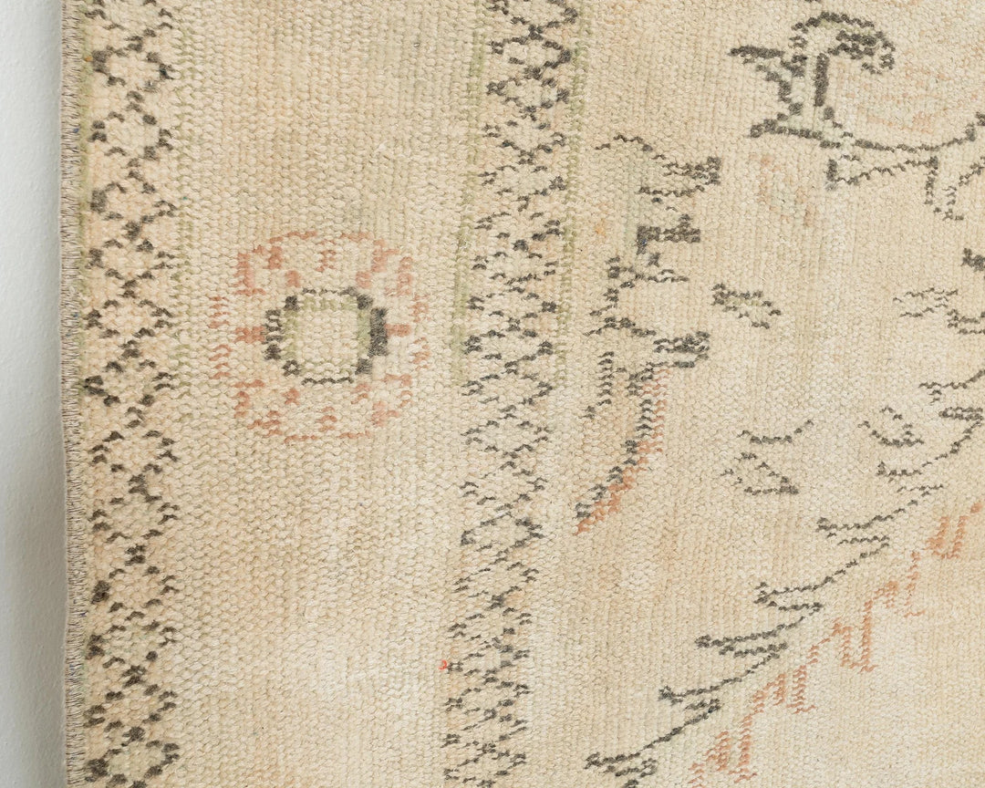Beige Oushak Rug 6' 9" x 11' 6" | No. VR43647