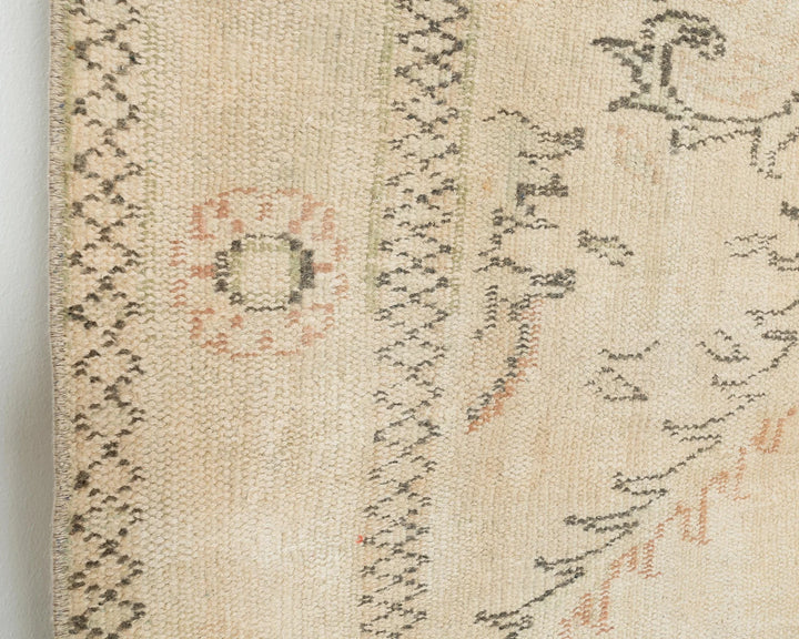 Beige Oushak Rug 6' 9" x 11' 6" | No. VR43647