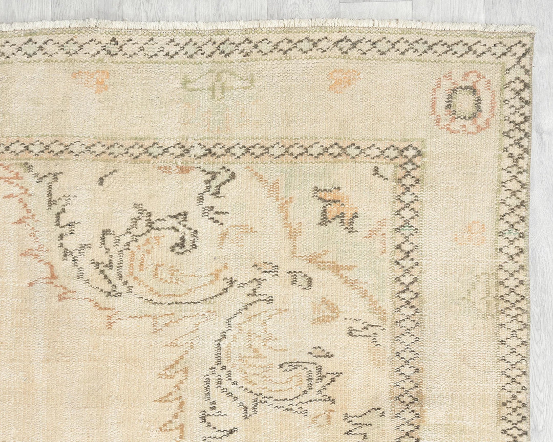 Beige Oushak Rug 6' 9" x 11' 6" | No. VR43647