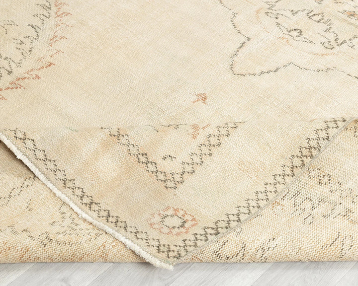 Beige Oushak Rug 6' 9" x 11' 6" | No. VR43647