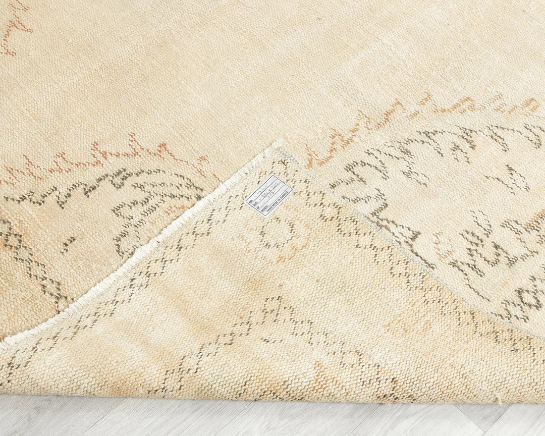Beige Oushak Rug 6' 9" x 11' 6" | No. VR43647