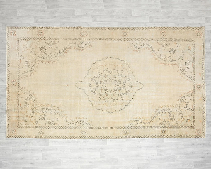 Beige Oushak Rug 6' 9" x 11' 6" | No. VR43647