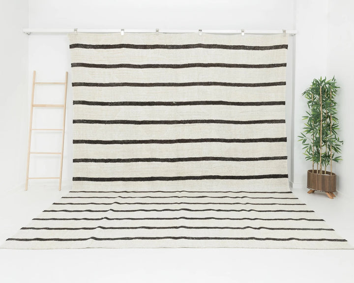 Black Kilim Rug 8' 10" x 11' 6" | No. VR43775
