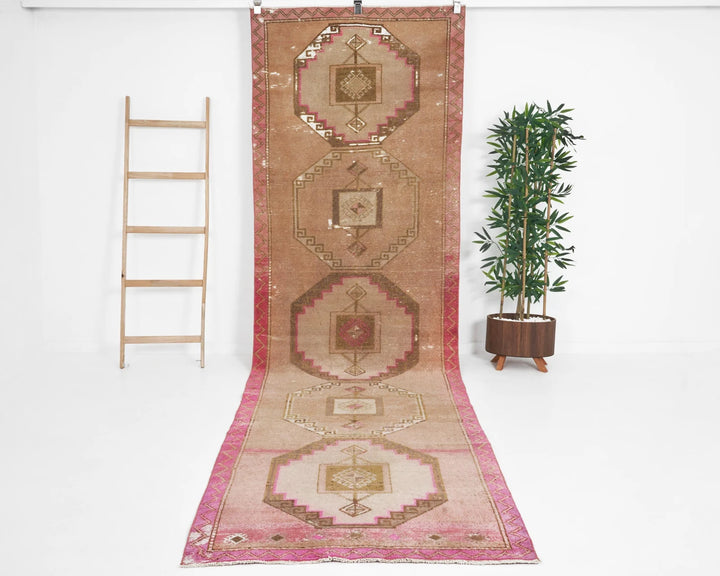 Neutral Runner Rug 0' 6" x 12' 2" | No. VR44174