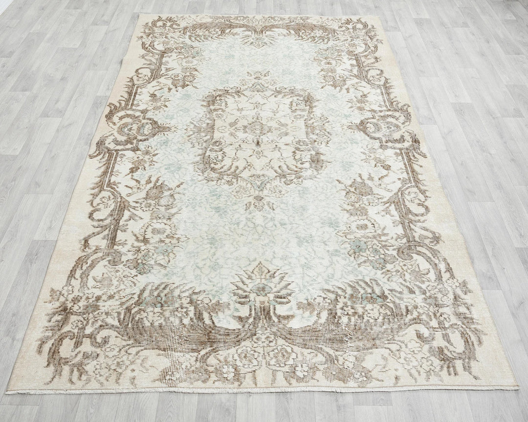 Beige Oushak Rug 5' 7" x 8' 4" | No. VR44276