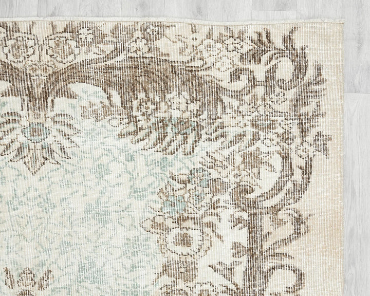 Beige Oushak Rug 5' 7" x 8' 4" | No. VR44276