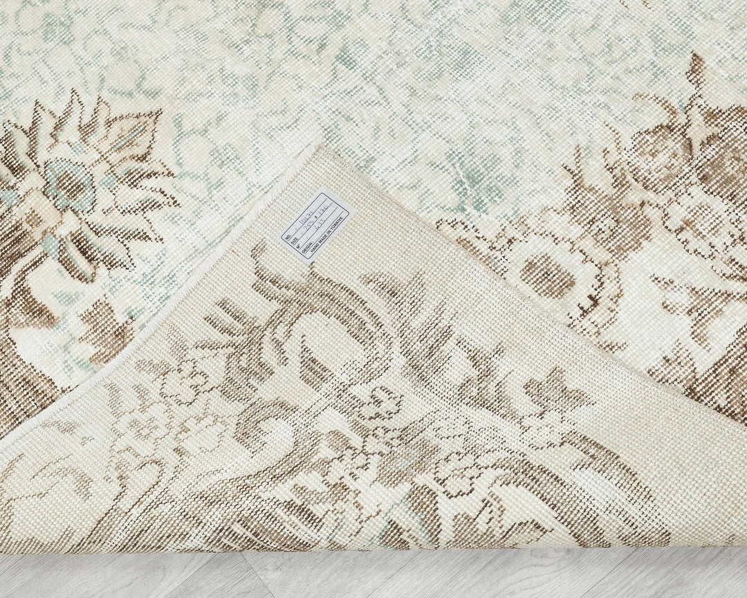 Beige Oushak Rug 5' 7" x 8' 4" | No. VR44276