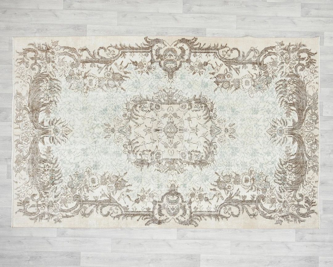 Beige Oushak Rug 5' 7" x 8' 4" | No. VR44276