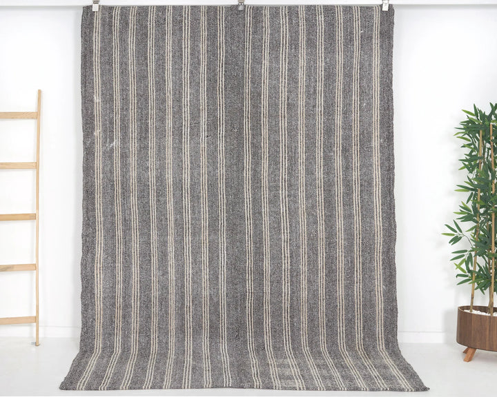 Gray Kilim Rug 5' 8" x 8' 2" | No. VR44442