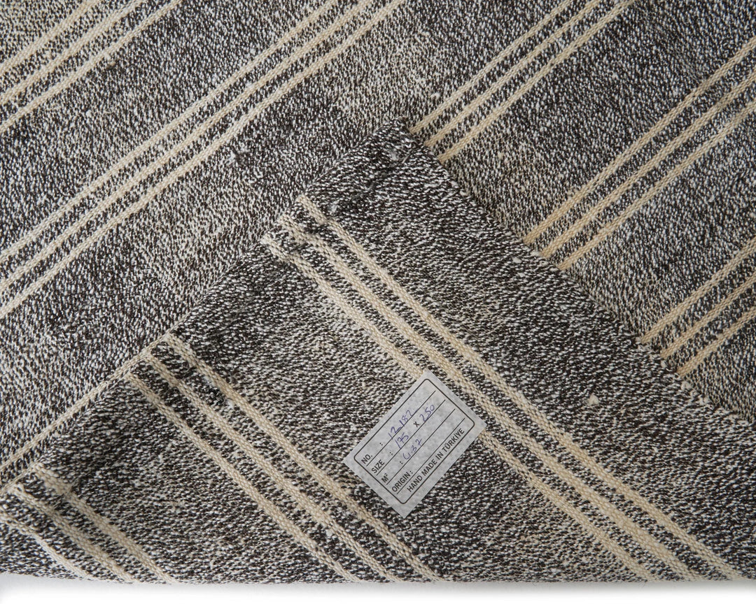 Gray Kilim Rug 5' 8" x 8' 2" | No. VR44442