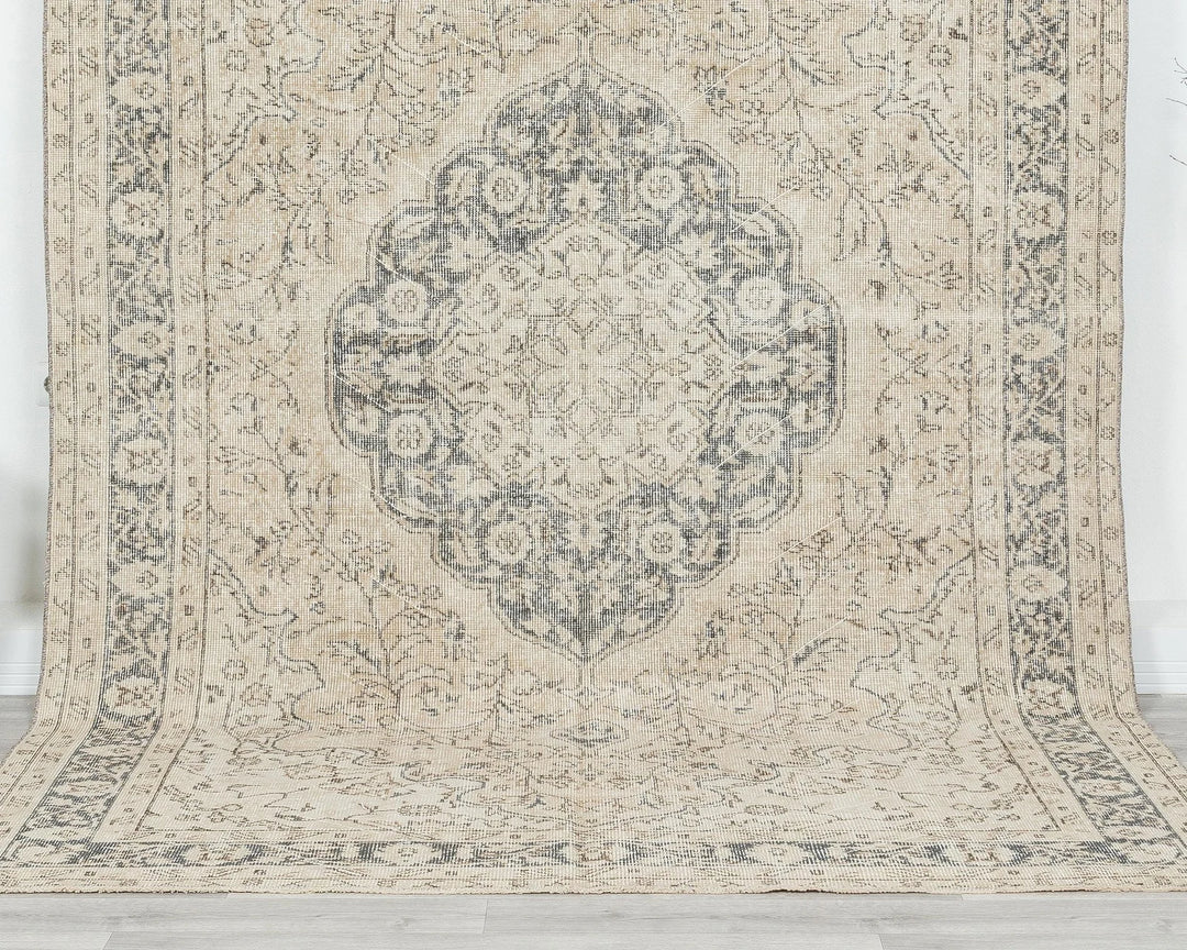 Oushak Rug 5' 10" x 9' 1" | No. VR44461