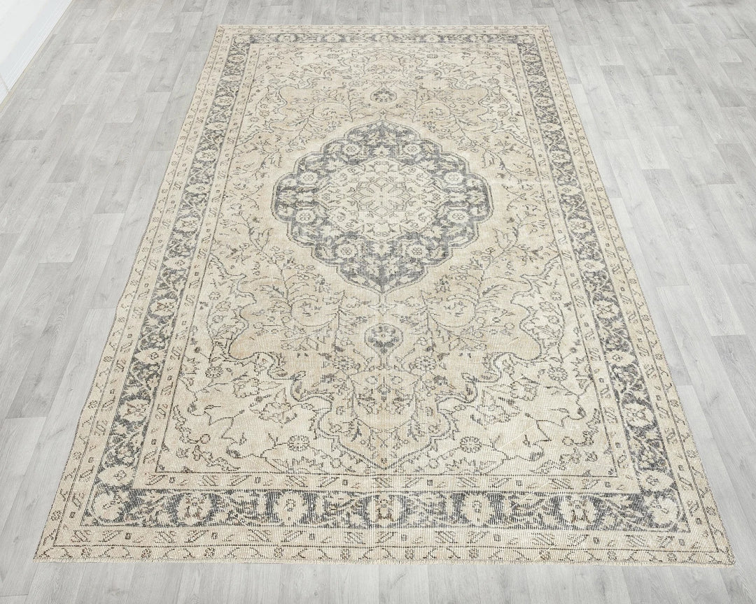 Oushak Rug 5' 10" x 9' 1" | No. VR44461