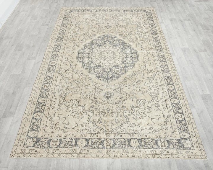 Oushak Rug 5' 10" x 9' 1" | No. VR44461