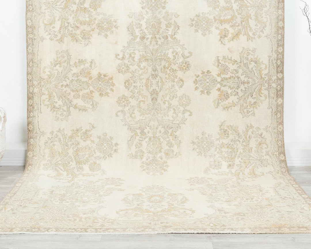 Beige Turkish Oushak Rug 5'10" x 9'10" Hand-Knotted | No. VR44617