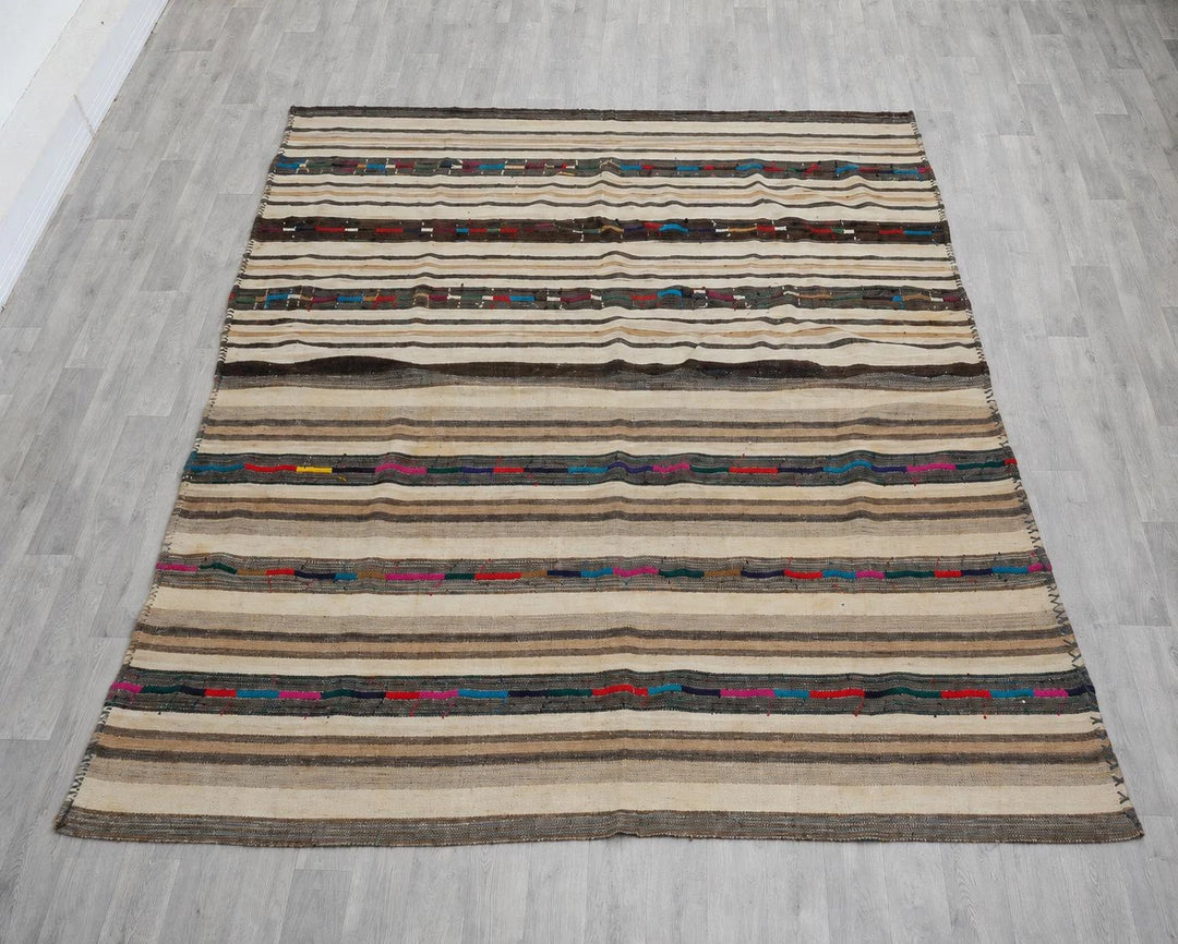 Kilim Rug 7' 11" x 10' 6" | No. VR45127