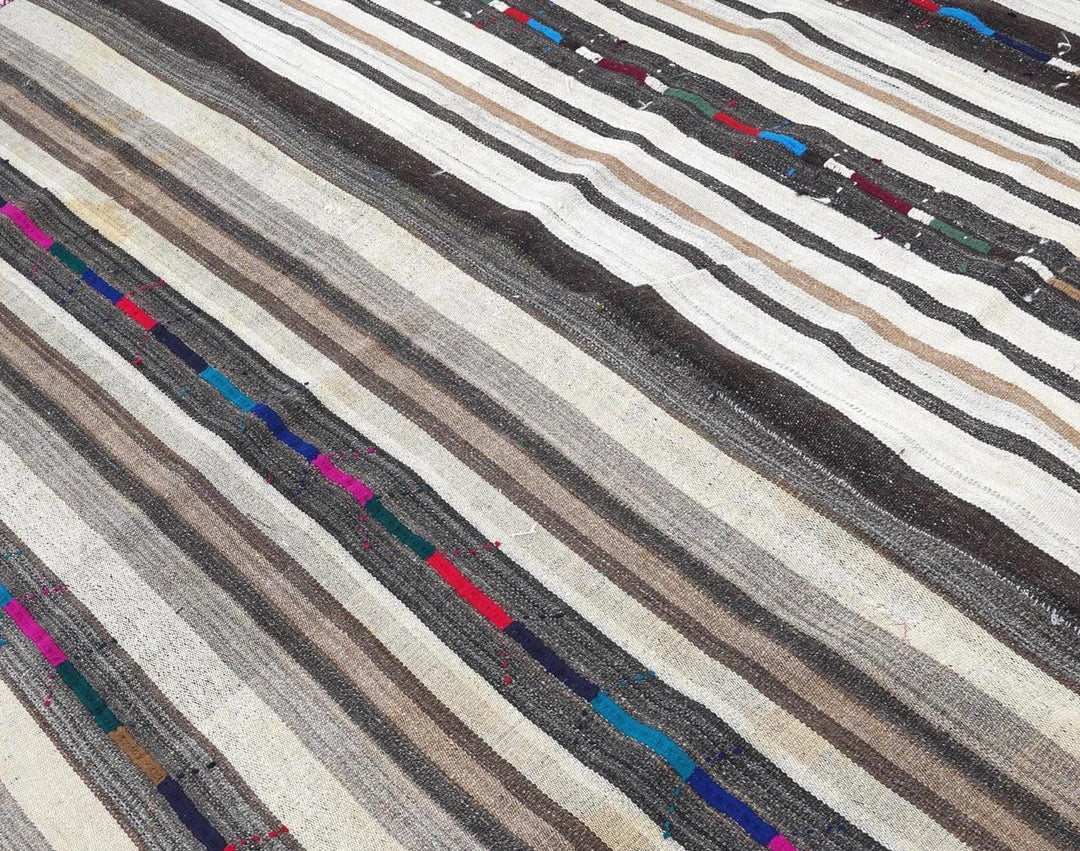 Kilim Rug 7' 11" x 10' 6" | No. VR45127