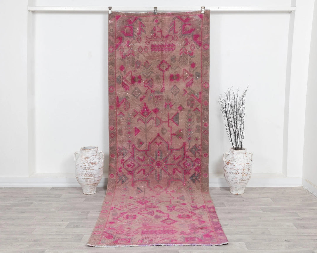 Pink Runner Rug 2' 6" x 10' 7" | No. VR45188