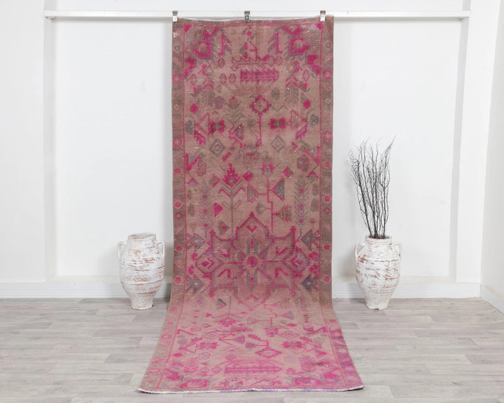 Pink Runner Rug 2' 6" x 10' 7" | No. VR45188