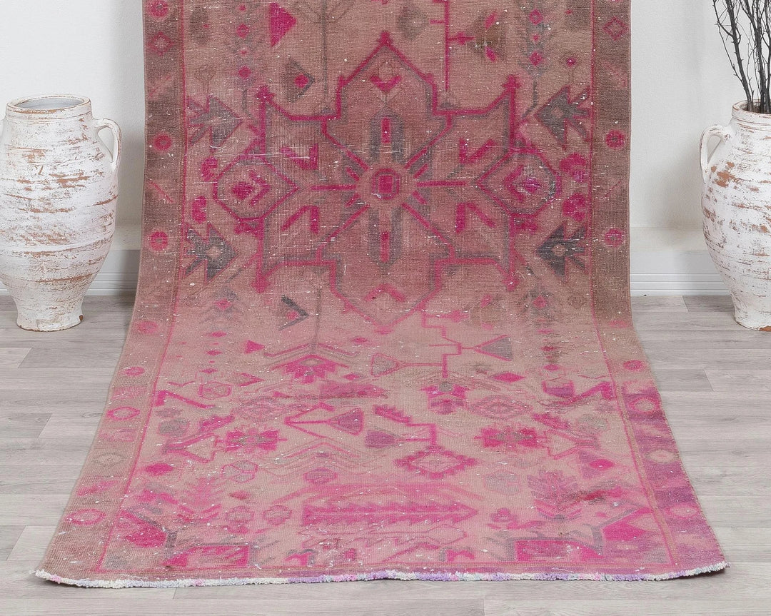 Pink Runner Rug 2' 6" x 10' 7" | No. VR45188