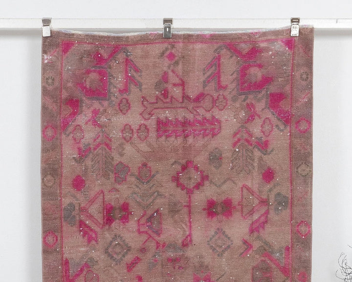 Pink Runner Rug 2' 6" x 10' 7" | No. VR45188