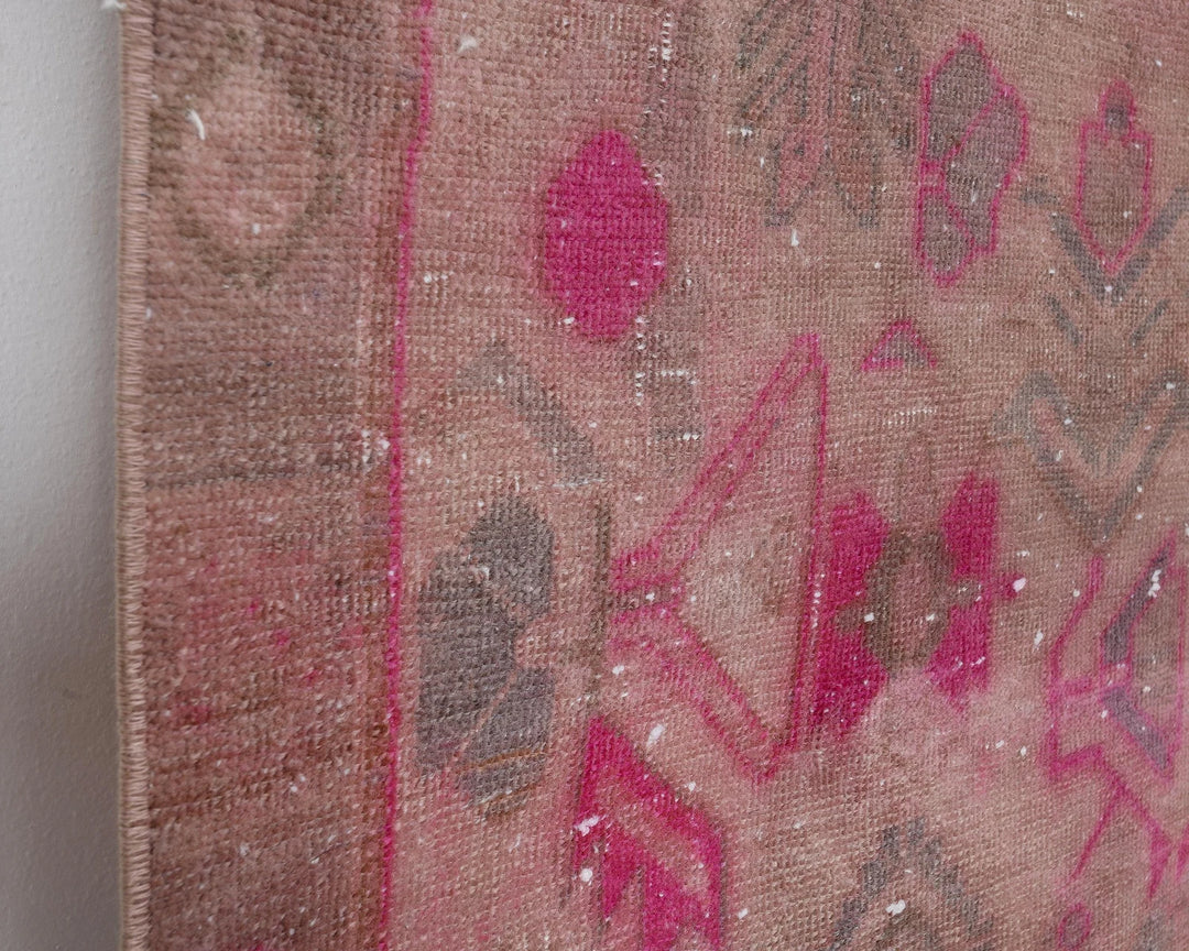 Pink Runner Rug 2' 6" x 10' 7" | No. VR45188