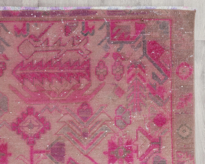 Pink Runner Rug 2' 6" x 10' 7" | No. VR45188