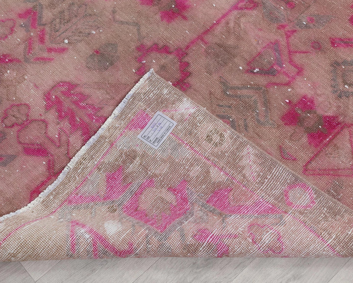 Pink Runner Rug 2' 6" x 10' 7" | No. VR45188