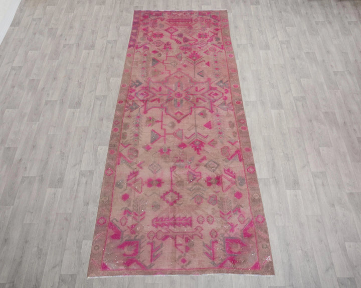 Pink Runner Rug 2' 6" x 10' 7" | No. VR45188