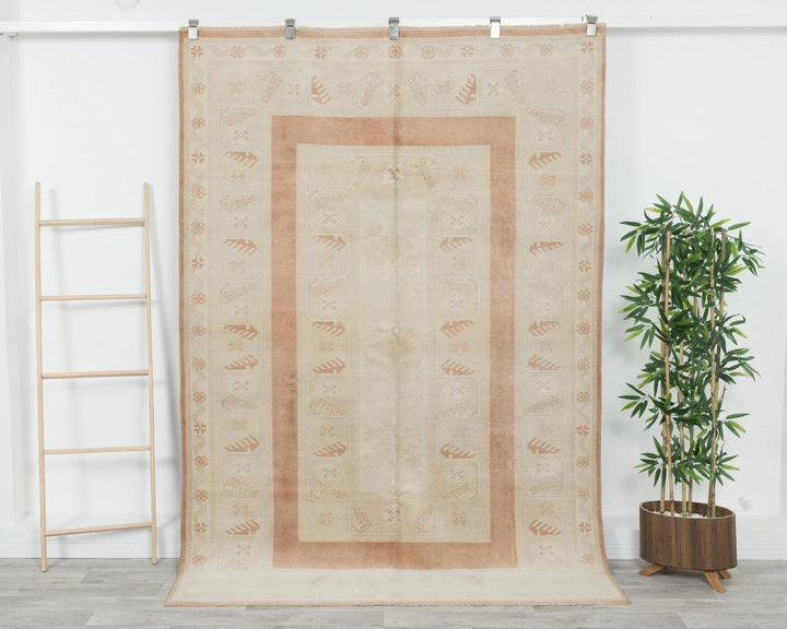 Beige Turkish Oushak Rug 5' 4" x 7' 8" Hand-Knotted | No. VR45208