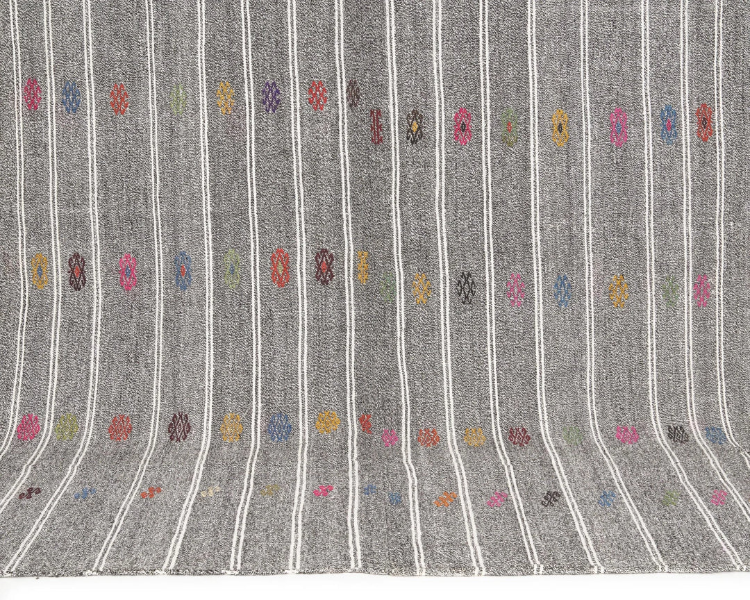 Gray Turkish Kilim Rug 6'5" x 9'2" Flat-Weave | No. VR45331