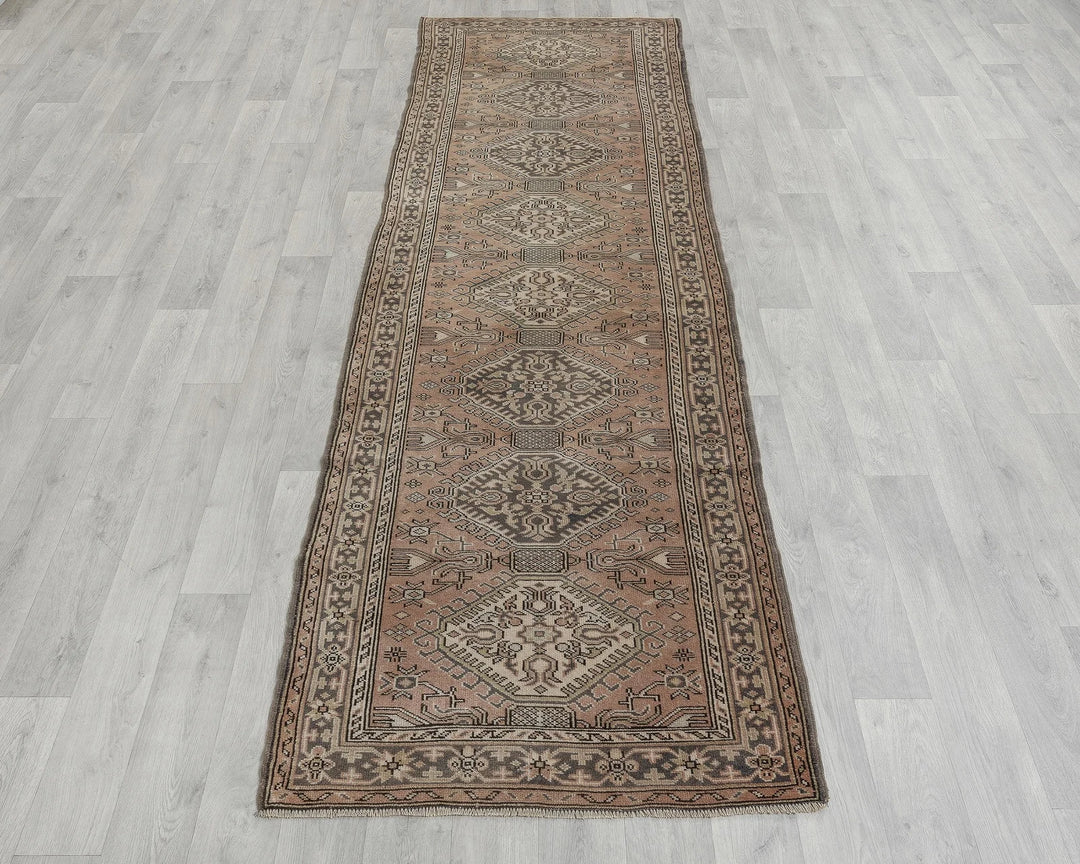 Runner Rug 2' 9" x 8' 11" | No. VR45518