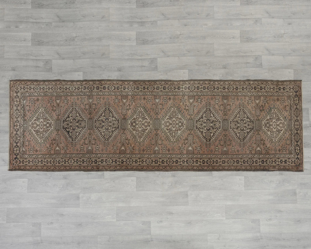 Runner Rug 2' 9" x 8' 11" | No. VR45518