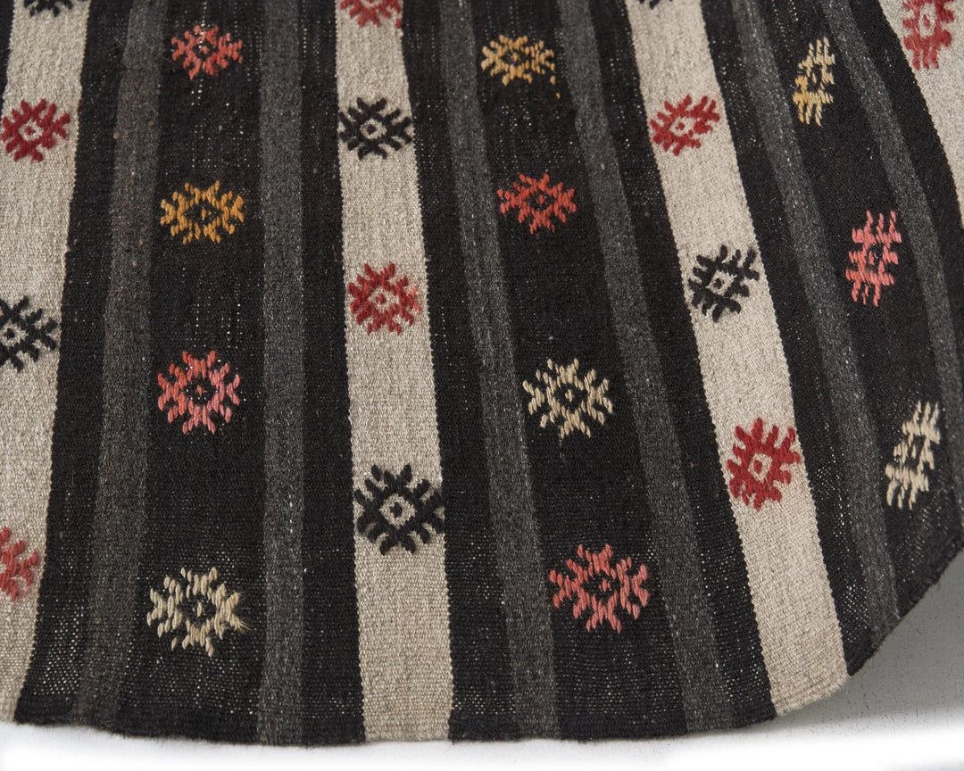 Brown Turkish Kilim Rug 6'1" x 9'8" Flat-Weave | No. VR45597