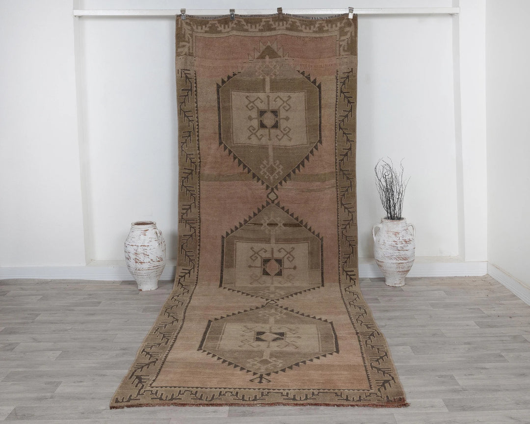 Beige Runner Rug 4' 9" x 12' 10" | No. VR45757