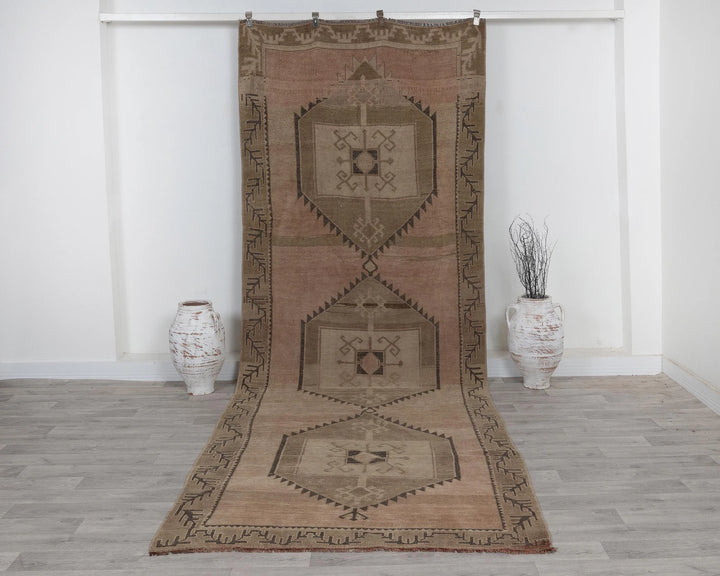Beige Runner Rug 4' 9" x 12' 10" | No. VR45757