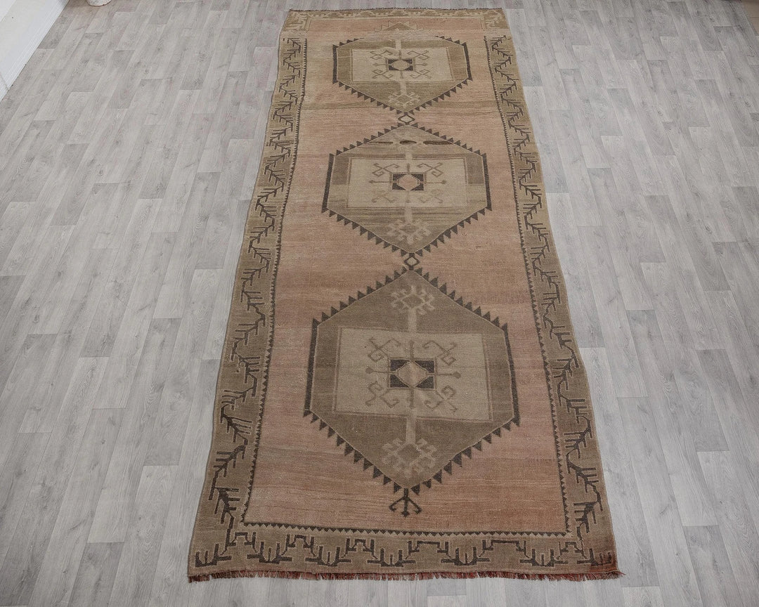 Beige Runner Rug 4' 9" x 12' 10" | No. VR45757